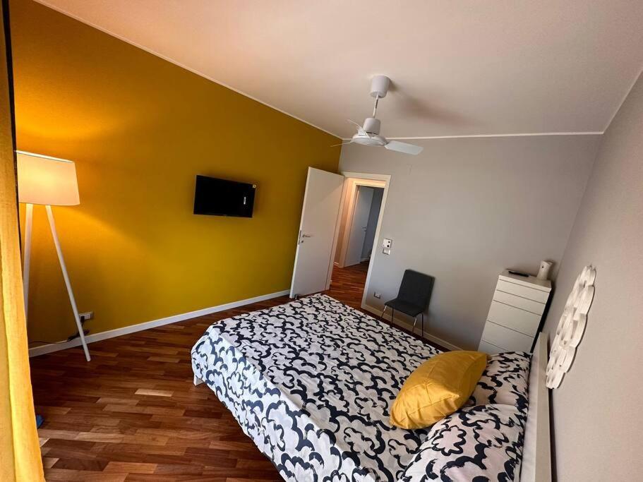 Faro Sul Mare Luxury Apartment - Zona Fiera Bari Luaran gambar