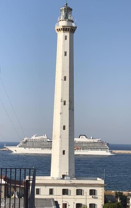 Faro Sul Mare Luxury Apartment - Zona Fiera Bari Luaran gambar
