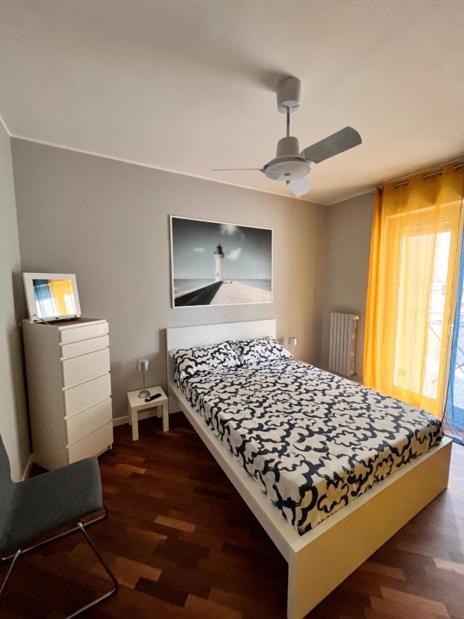 Faro Sul Mare Luxury Apartment - Zona Fiera Bari Luaran gambar