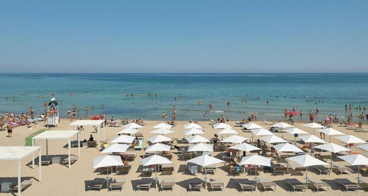 Faro Sul Mare Luxury Apartment - Zona Fiera Bari Luaran gambar