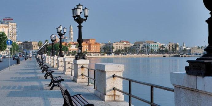 Faro Sul Mare Luxury Apartment - Zona Fiera Bari Luaran gambar