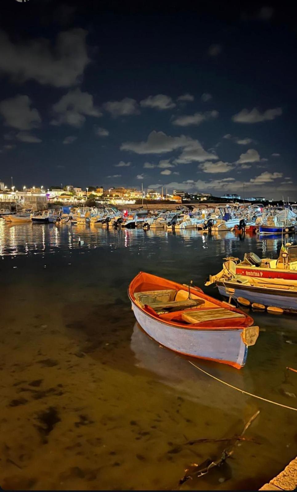 Faro Sul Mare Luxury Apartment - Zona Fiera Bari Luaran gambar